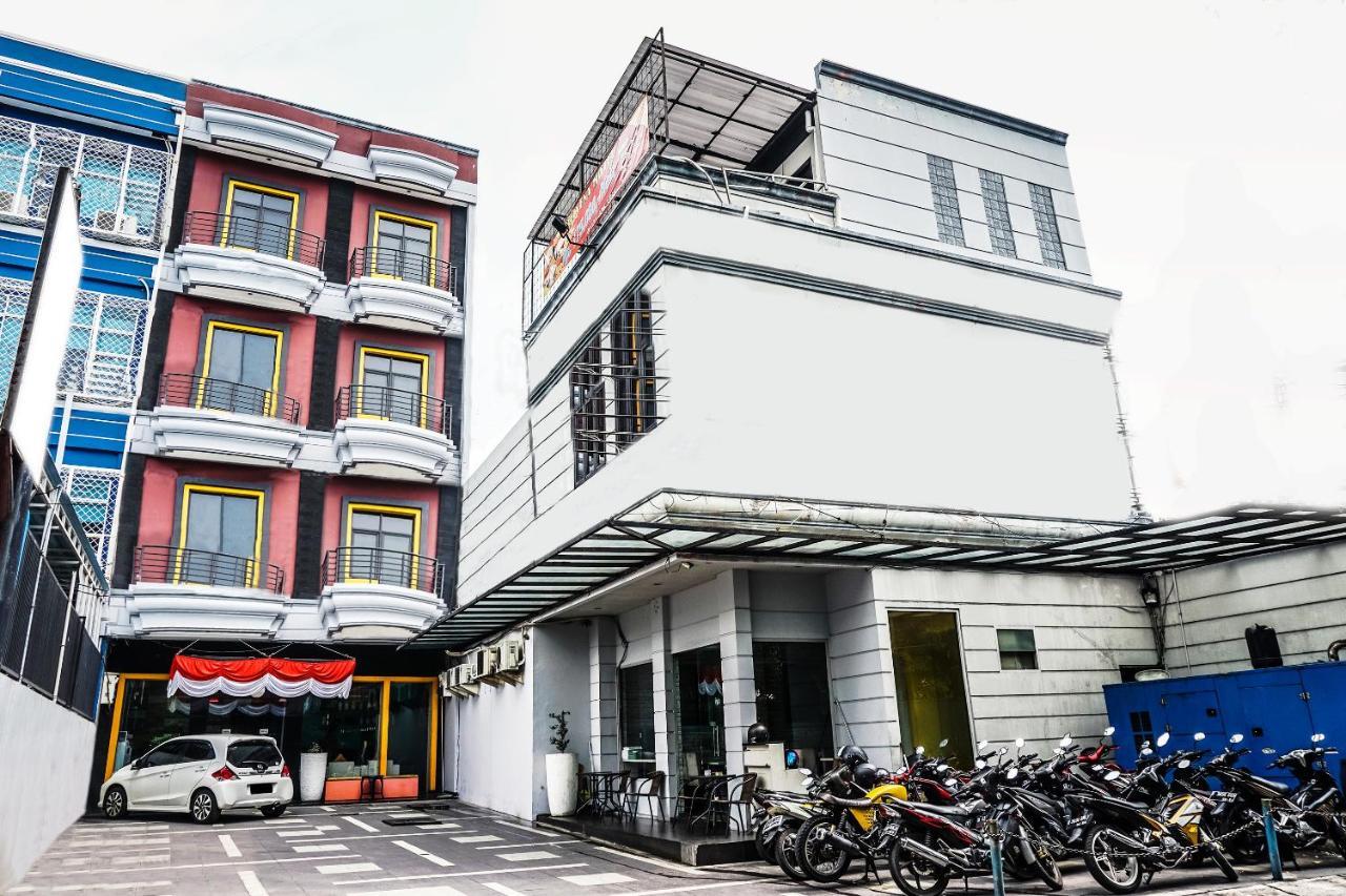 Oyo 119 Belvena Hotel Jakarta Exterior foto