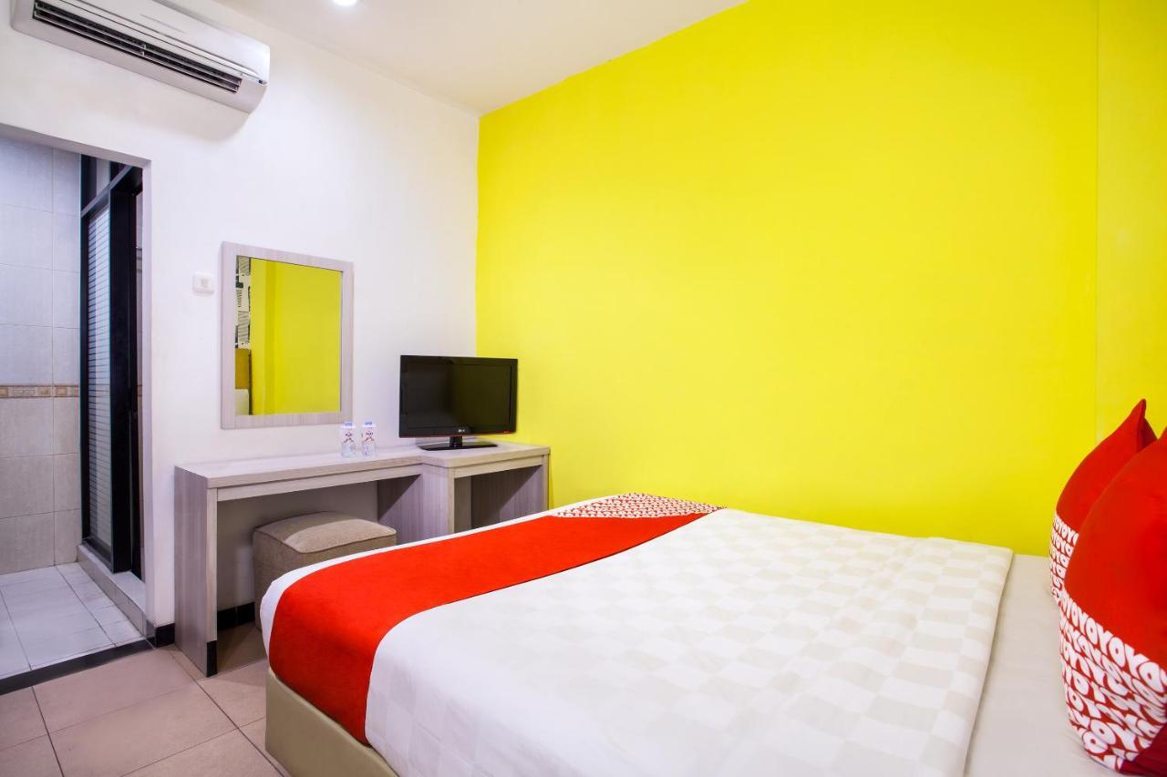 Oyo 119 Belvena Hotel Jakarta Exterior foto
