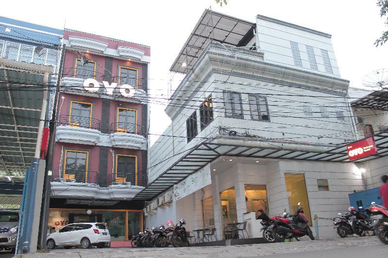 Oyo 119 Belvena Hotel Jakarta Exterior foto