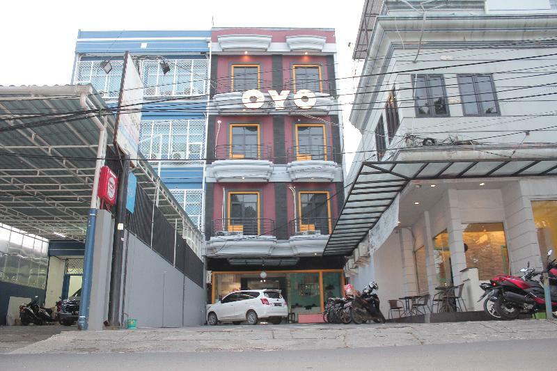 Oyo 119 Belvena Hotel Jakarta Exterior foto